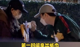 红领巾爆料吃瓜网,揭秘娱乐圈幕后真相